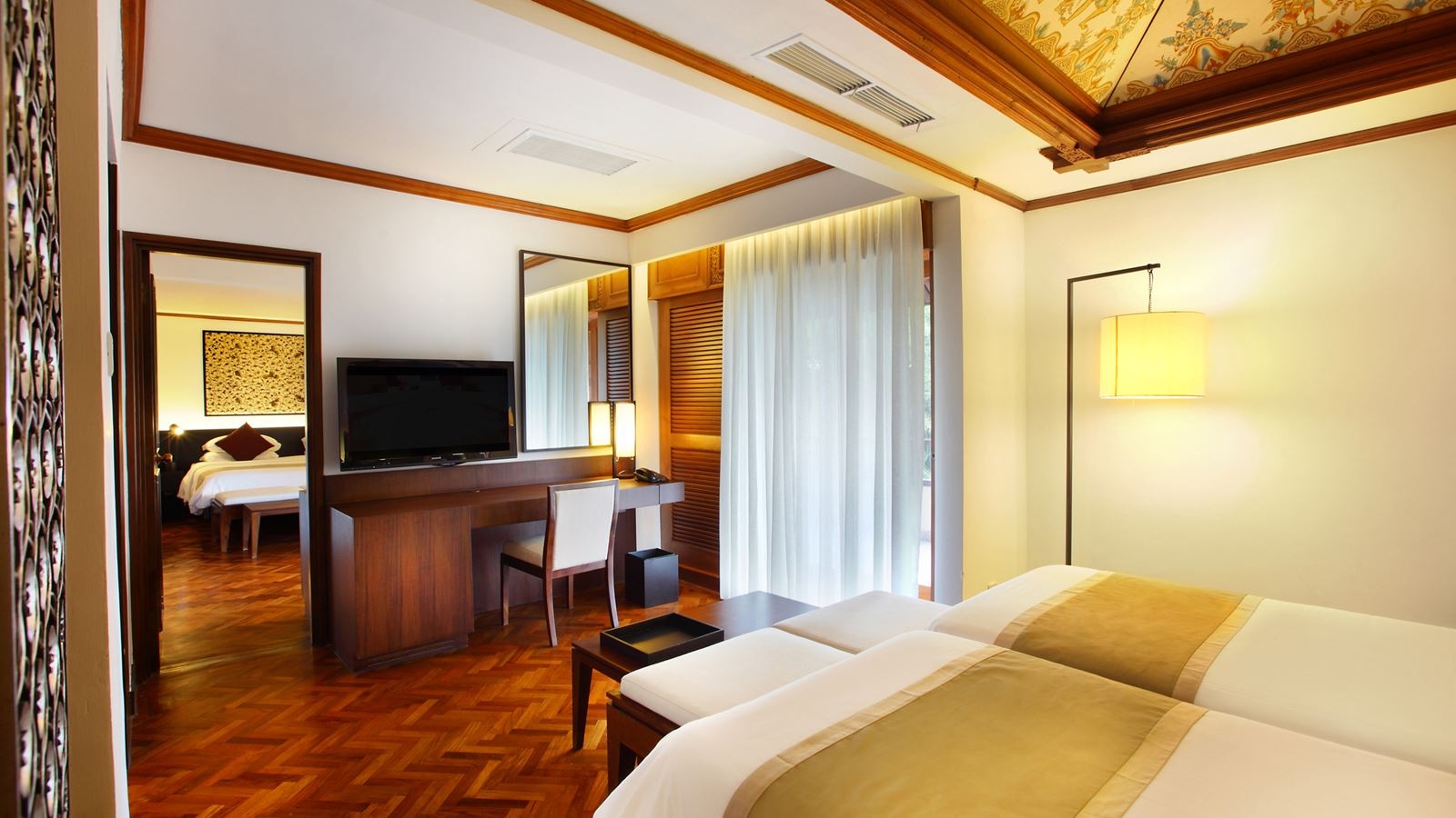 rooms-family-room-for-4