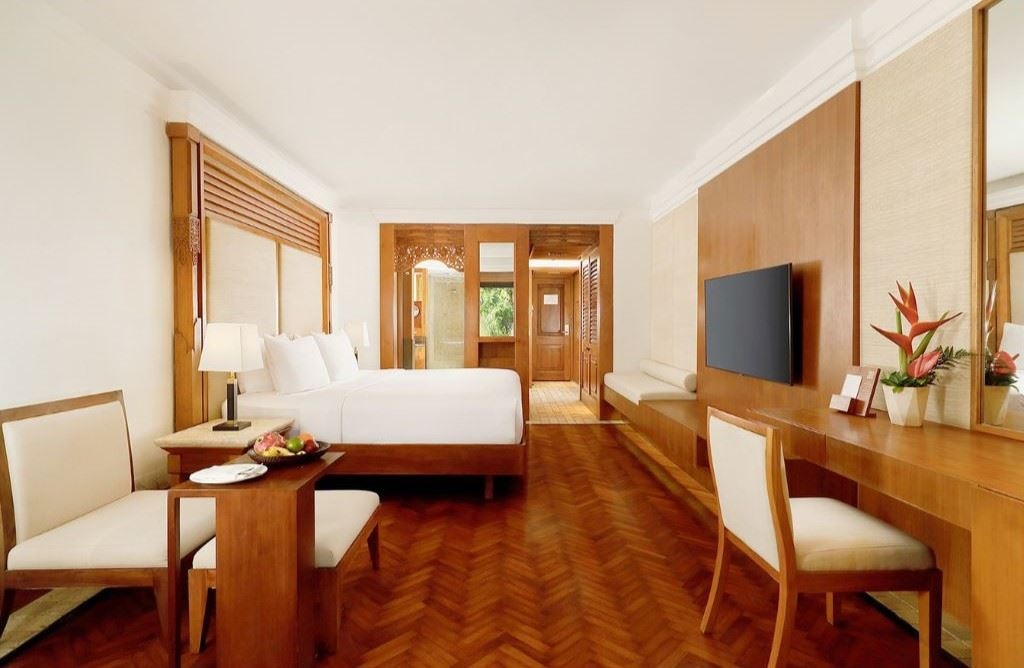 rooms-palace-club-room