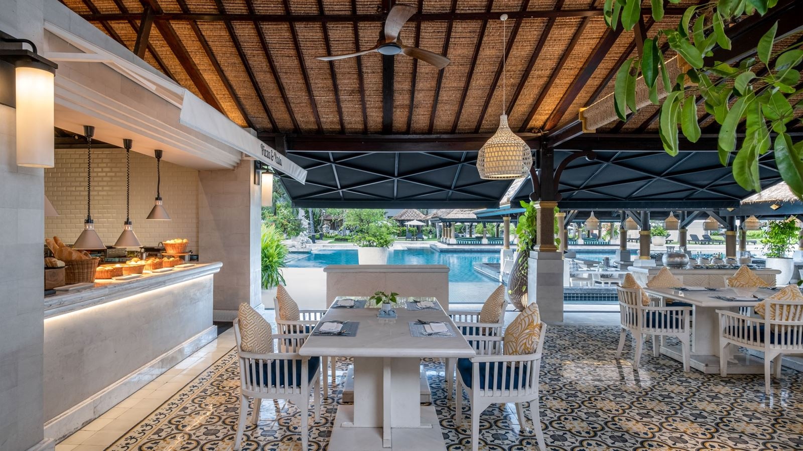 restaurants-jimbaran-garden