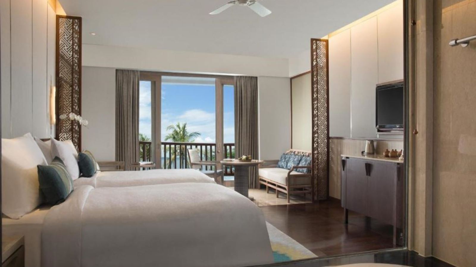 rooms-deluxe-ocean-front