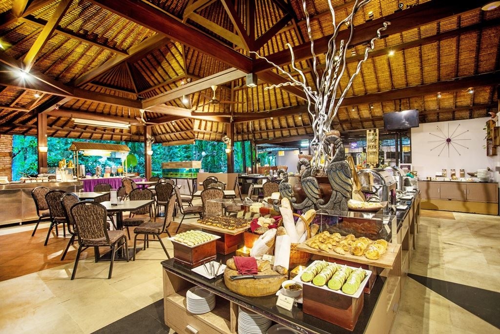 restaurants-lotus-pond-restaurant