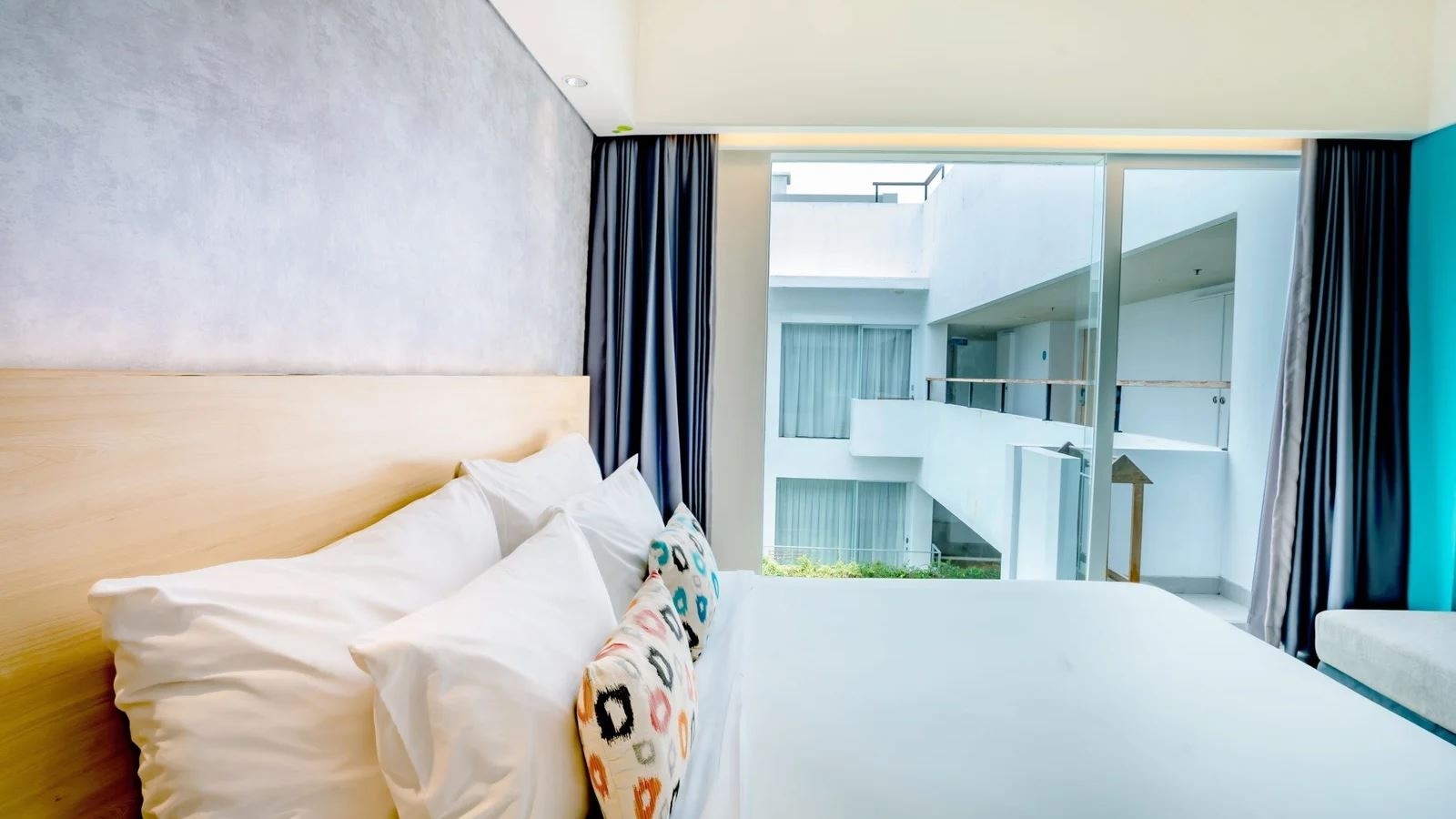 rooms-deluxe-courtyard