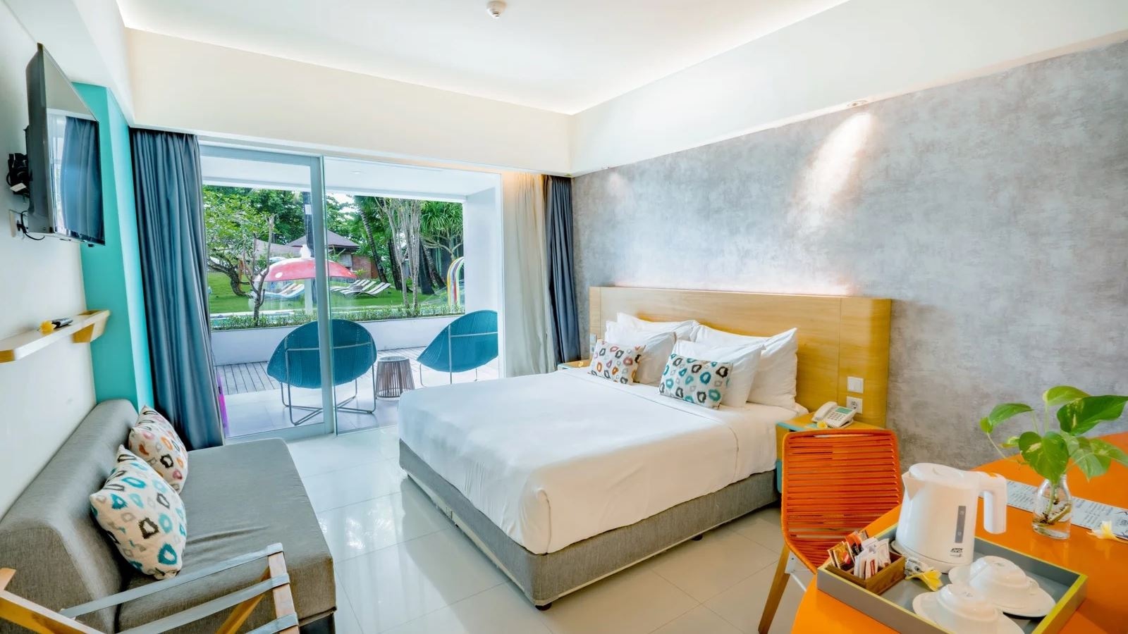 rooms-deluxe-balcony