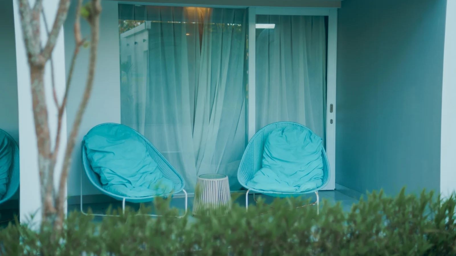 rooms-deluxe-balcony