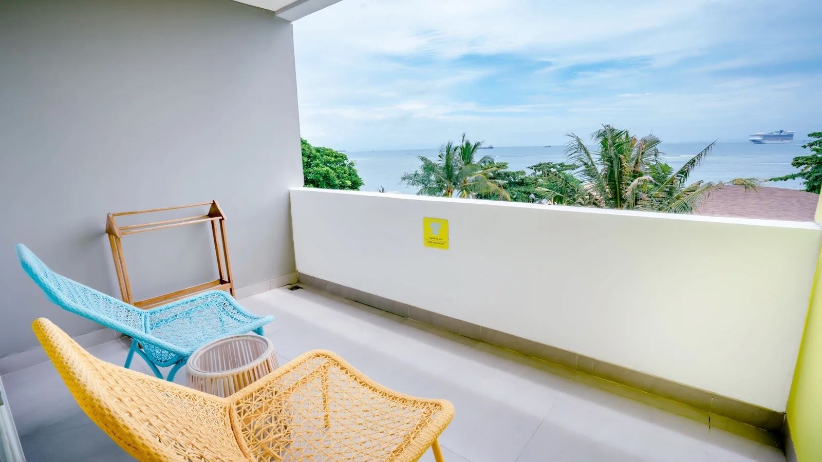 rooms-deluxe-seaview