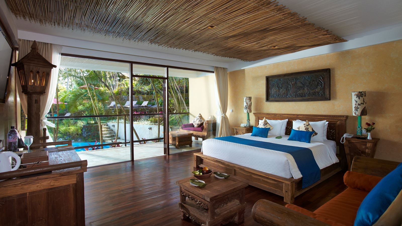 rooms-poolview-suite