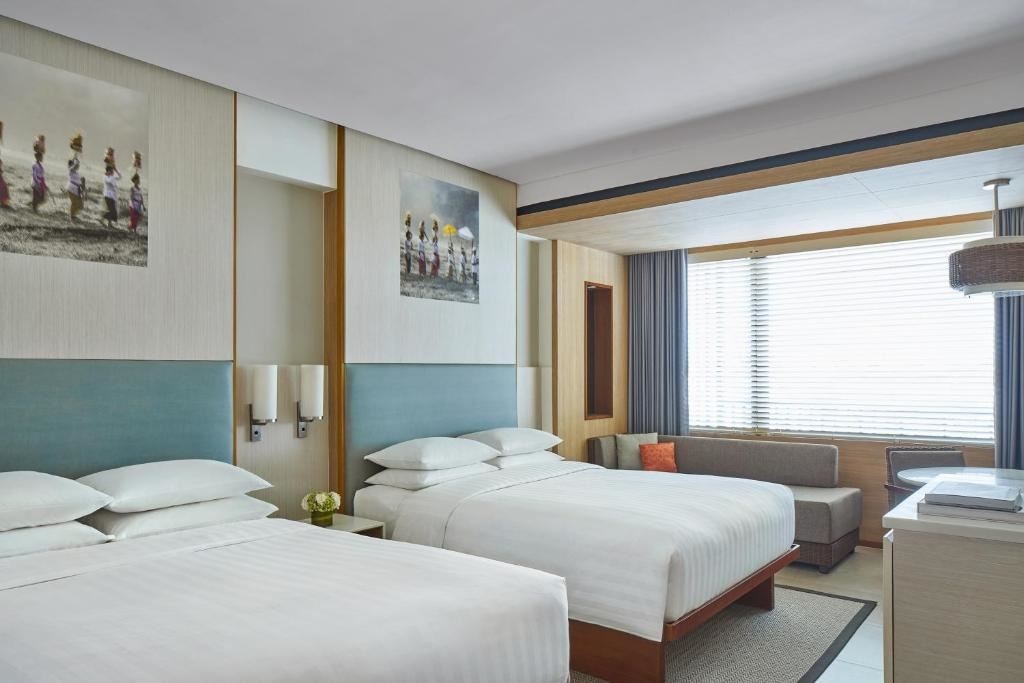 rooms-deluxe-family-room