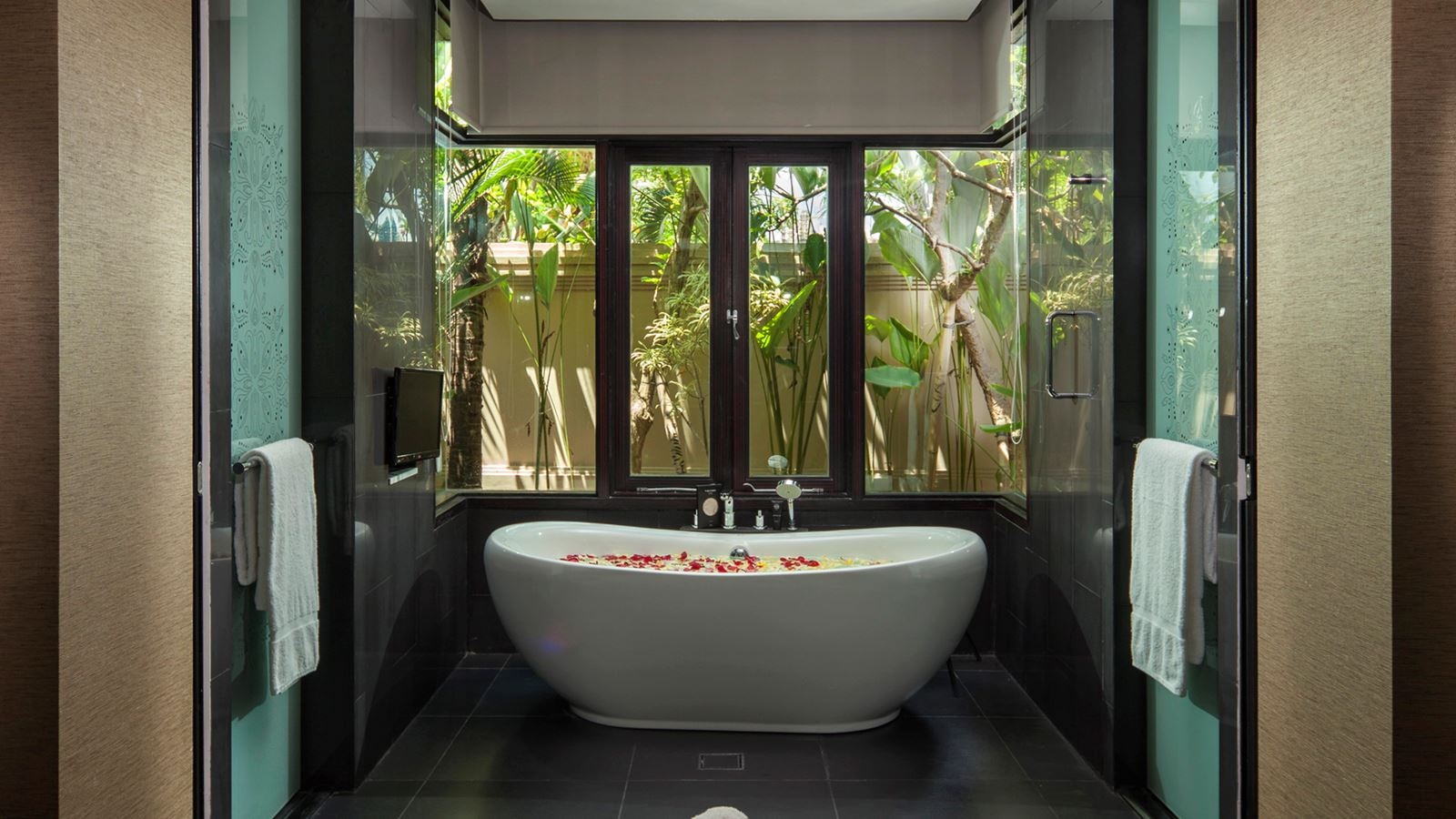 rooms-two-bedroom-family-pool-villa