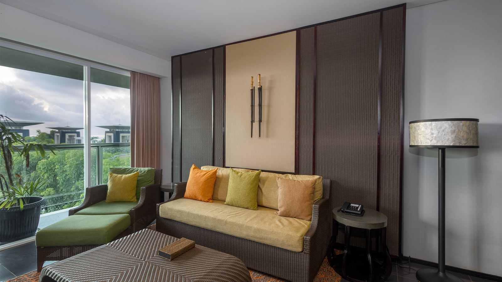 rooms-two-bedroom-suite-pool-view