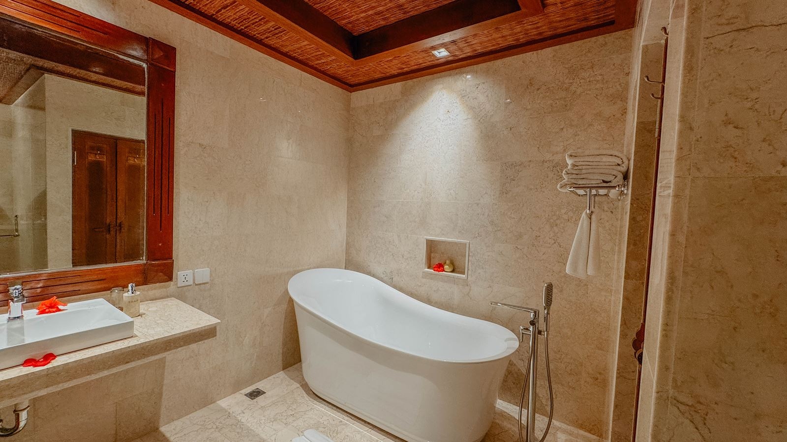 rooms-tjampuhan-suite-room