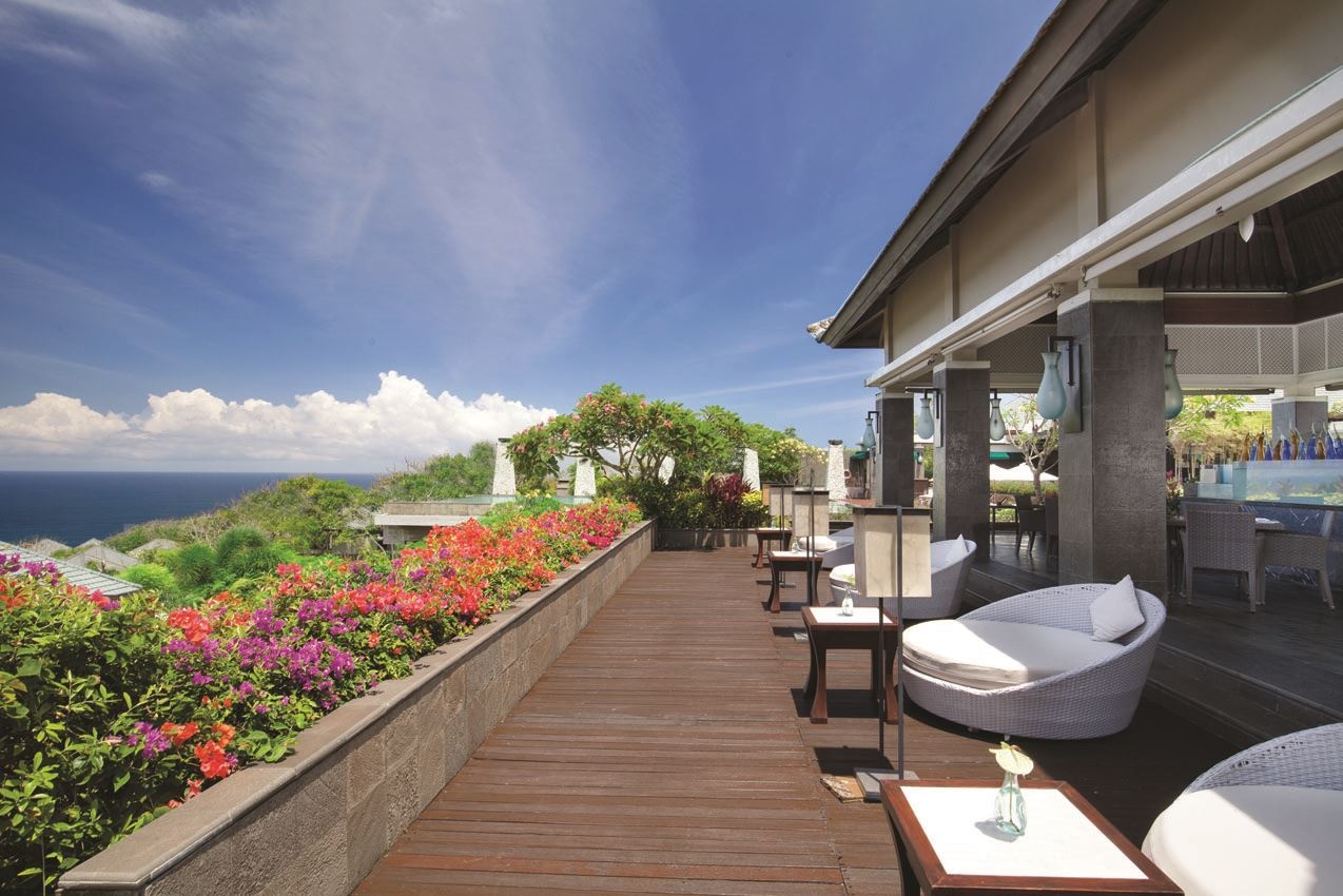 restaurants-pool-bar