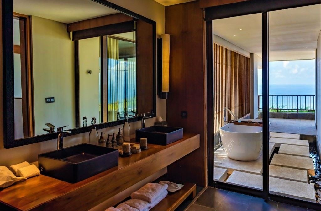 rooms-sky-pool-suite