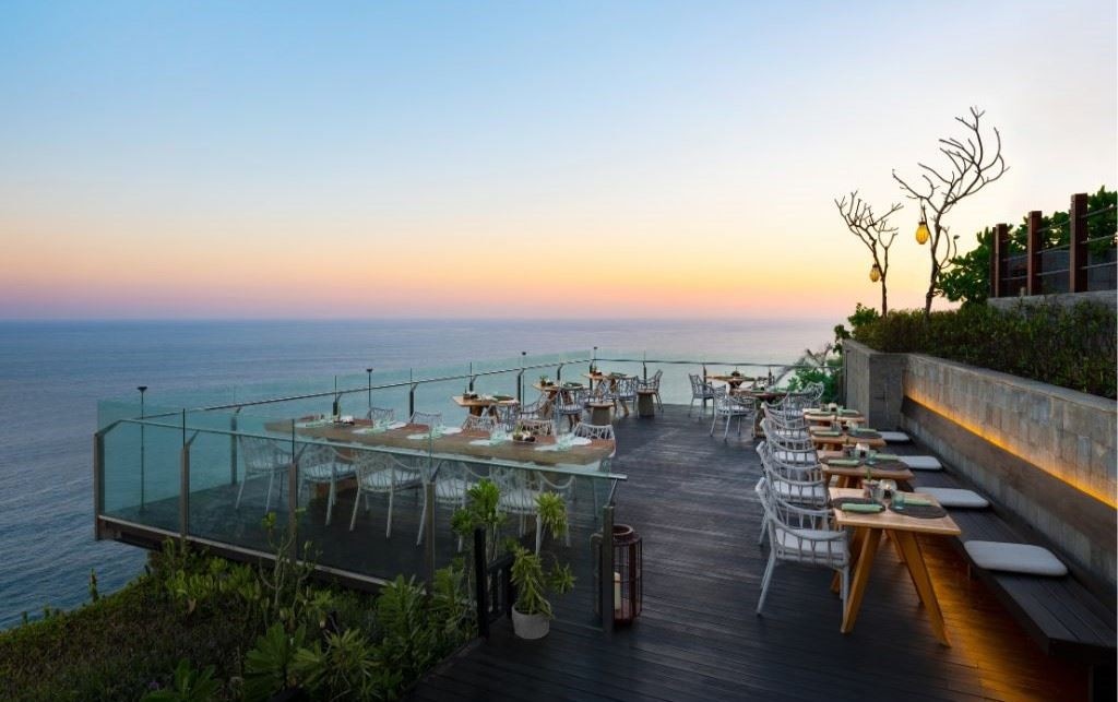 restaurants-cliff-bar