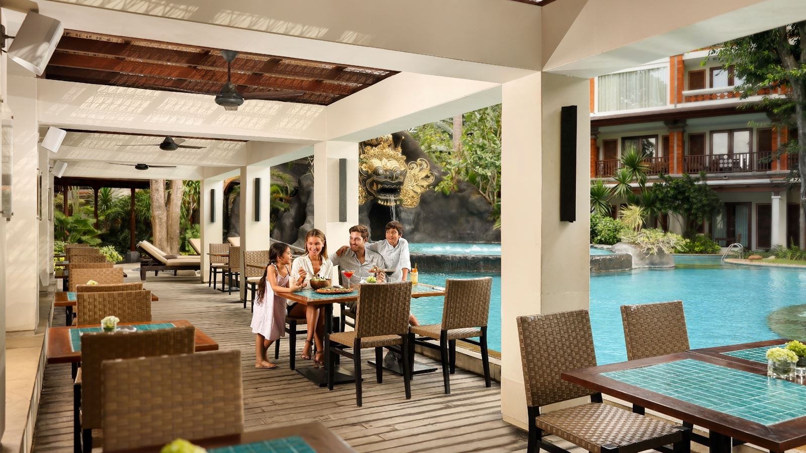 restaurants-the-barong-pool-bar--caffee