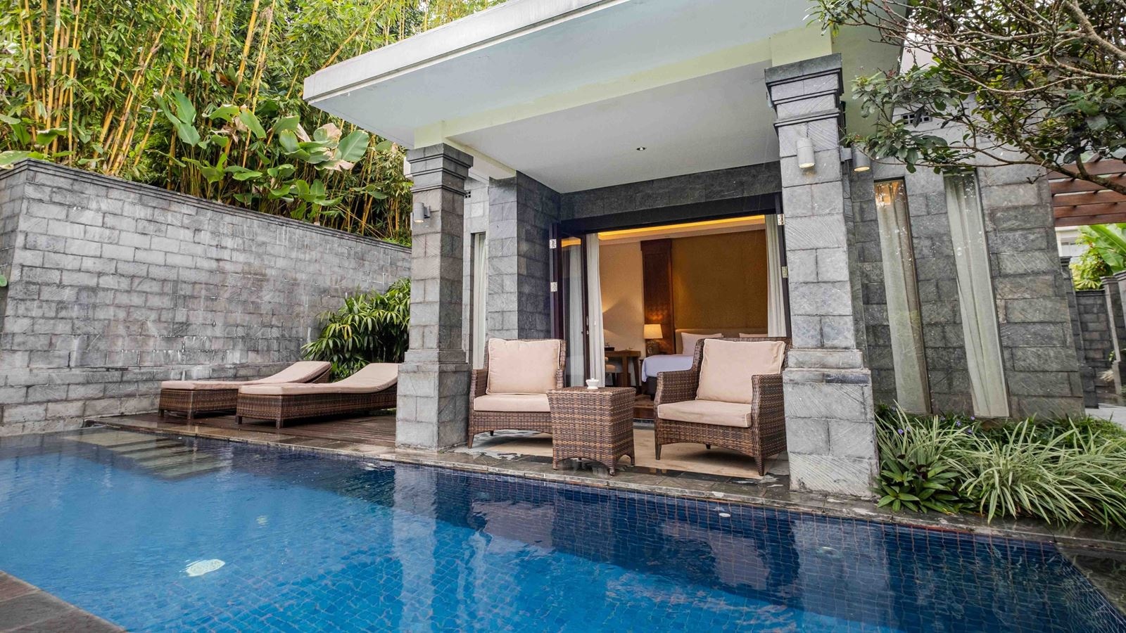 rooms-one-bedroom-pool-villa