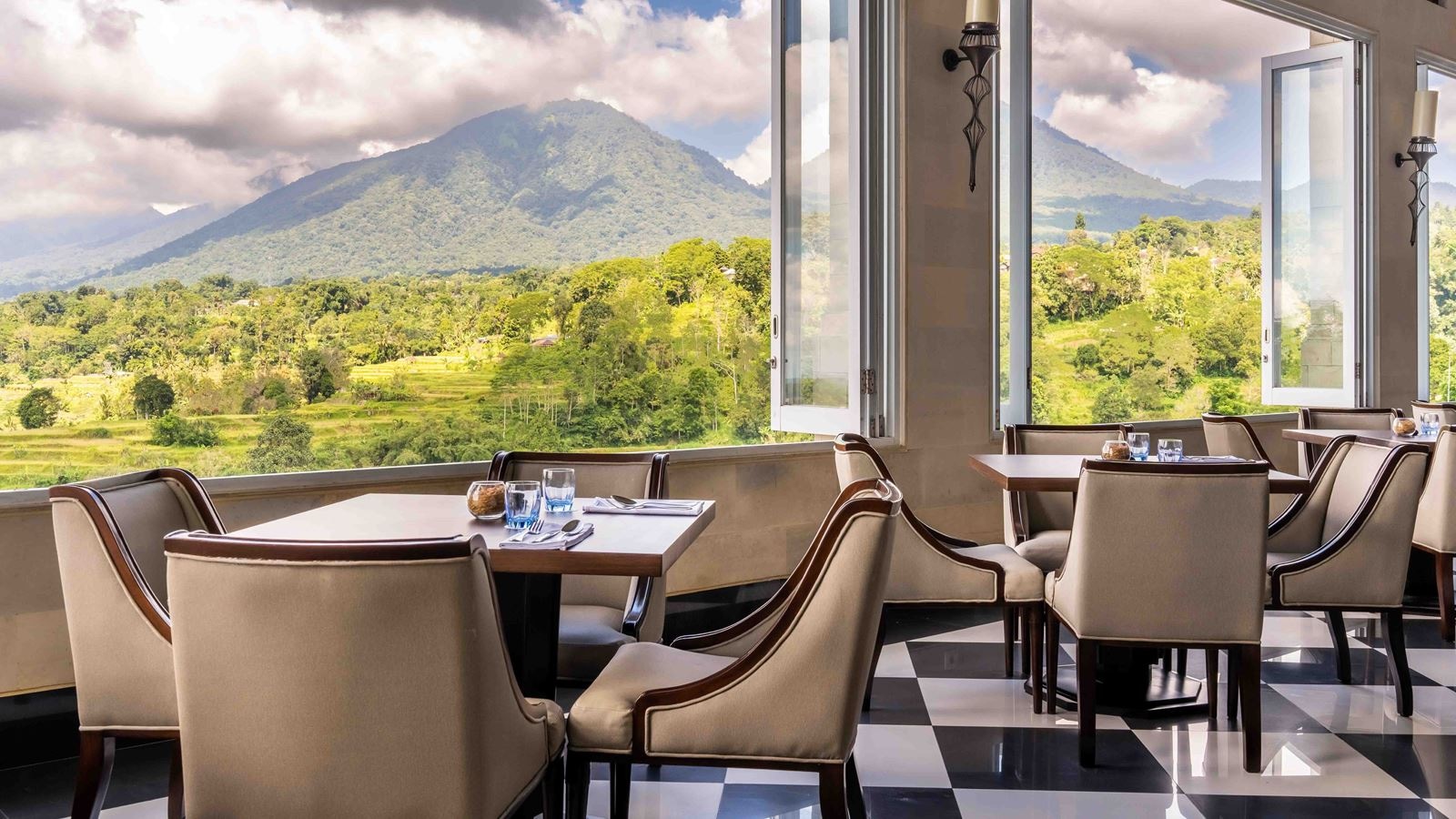 restaurants-samiya-and-cafe-toya