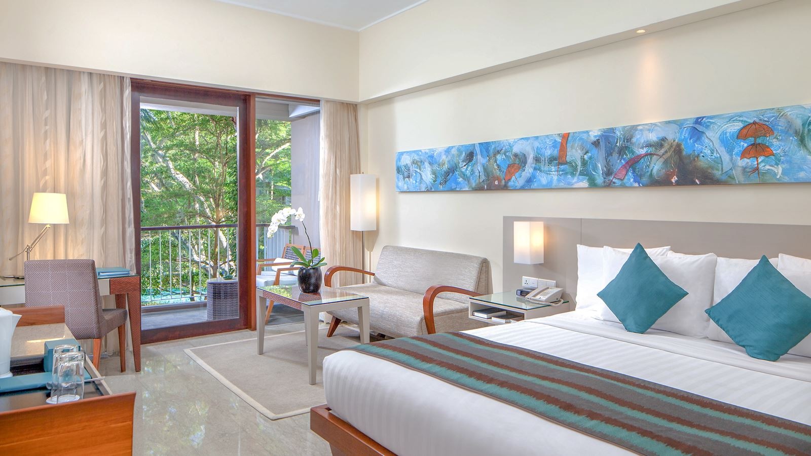 rooms-deluxe-poolview