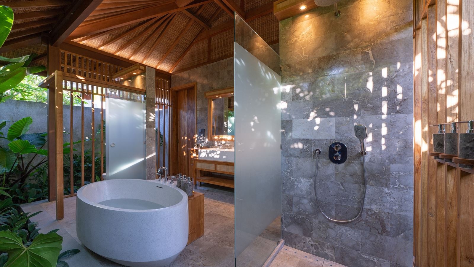 rooms-one-bedroom-pool-villa