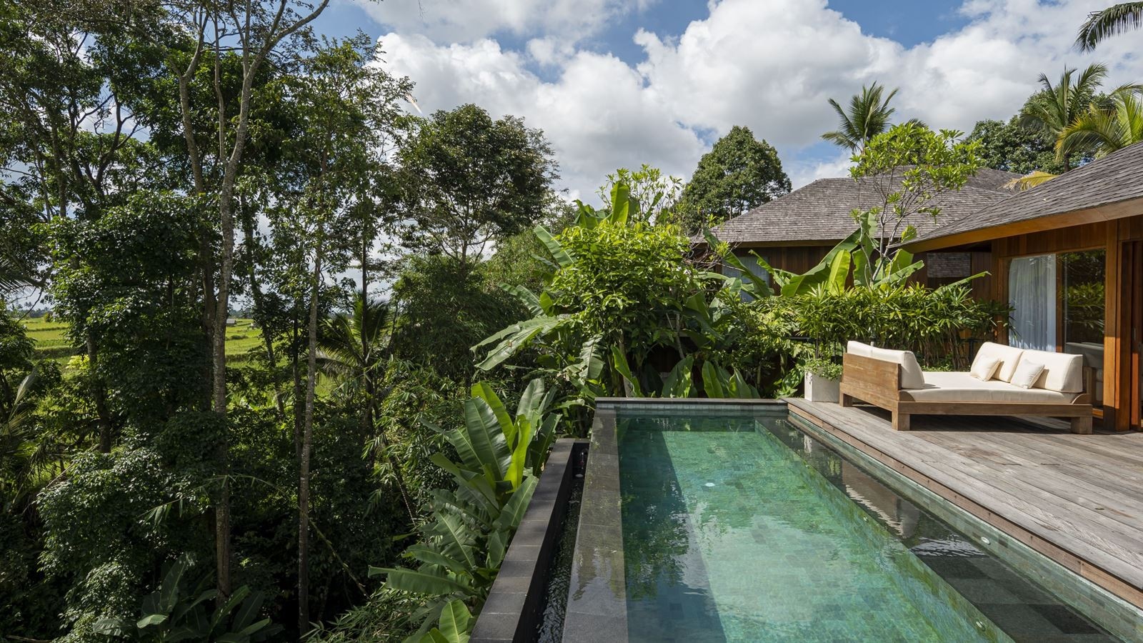 rooms-deluxe-pool-villa