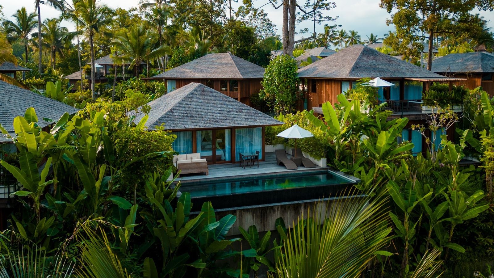 rooms-deluxe-pool-villa