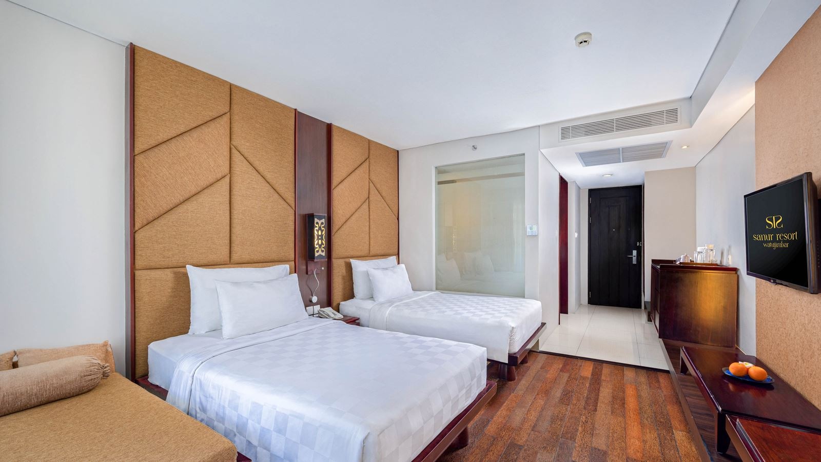 rooms-deluxe-pool-view