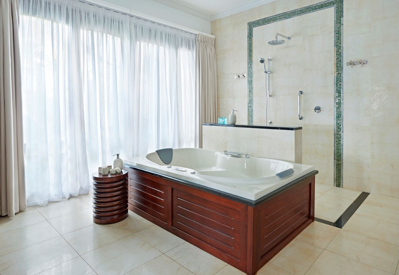 rooms-two-bedroom-oceanfront-pool-villa