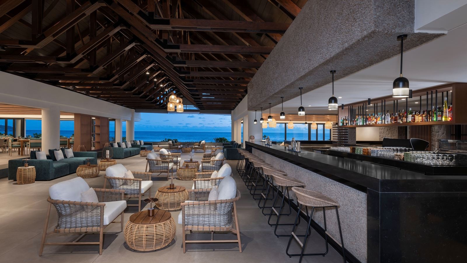 restaurants-zil-bar-and-lagon-bar