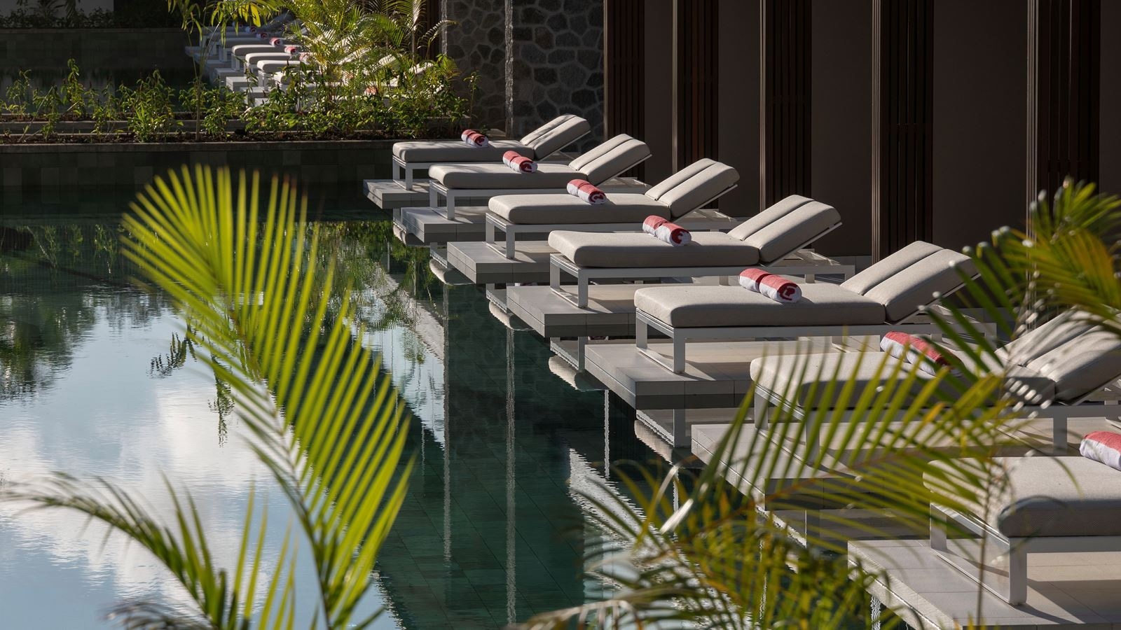 rooms-premium-lagoon-access-room