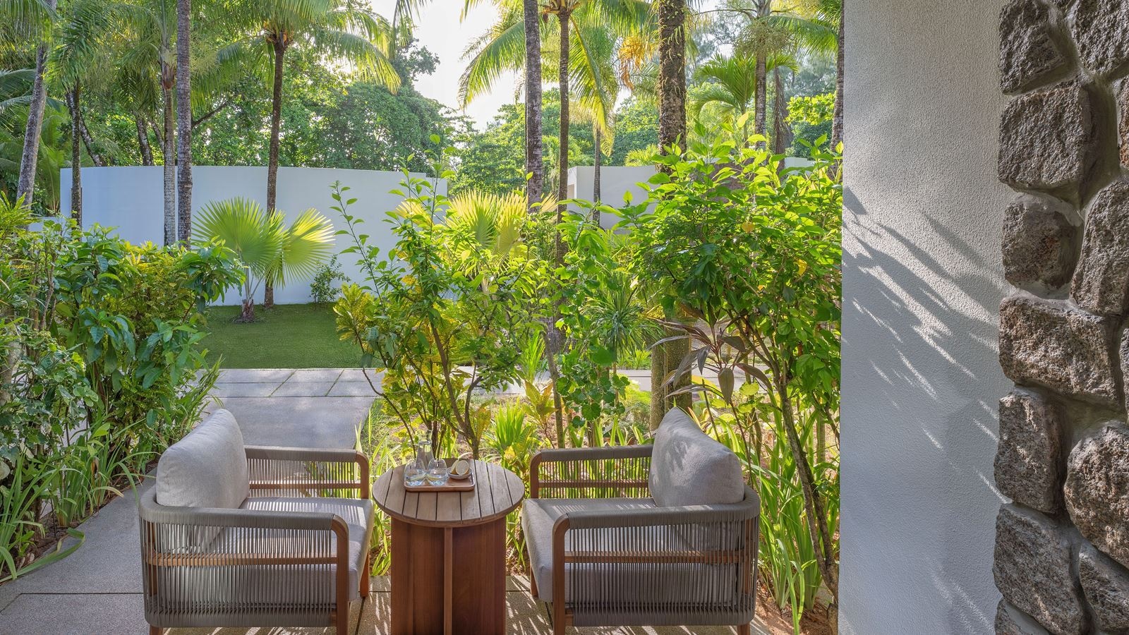 rooms-garden-terrace-room