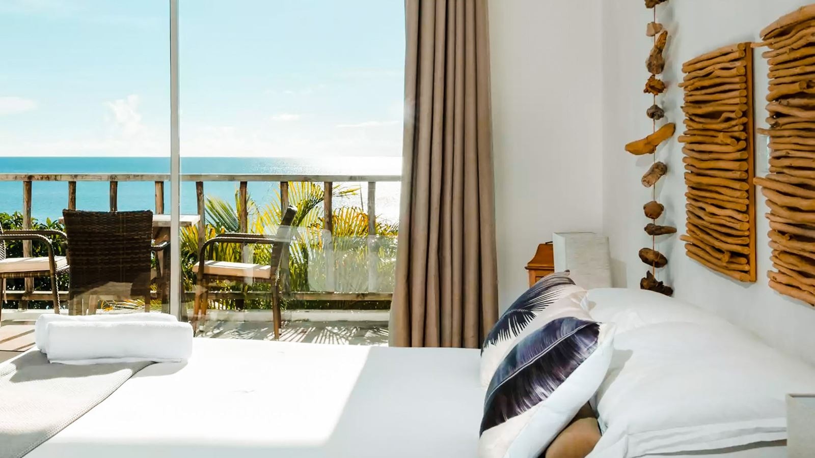 rooms-secret-garden--family-room-duplex