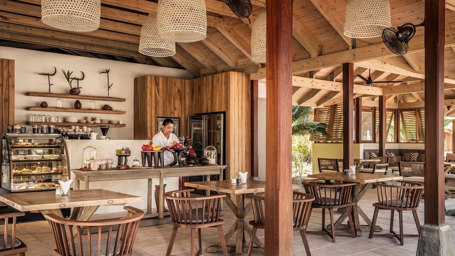 restaurants-the-deli