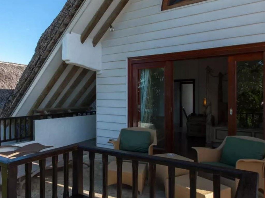 rooms-beachfront-terrace-suite-with-beach-access