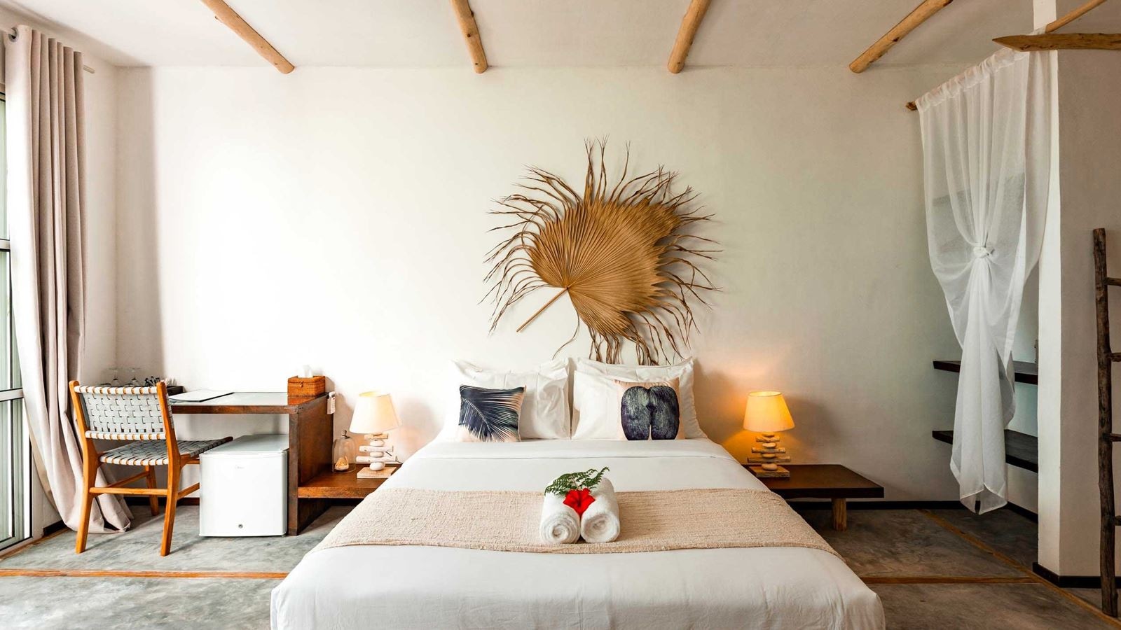 rooms-beach-house--beach-superior-room