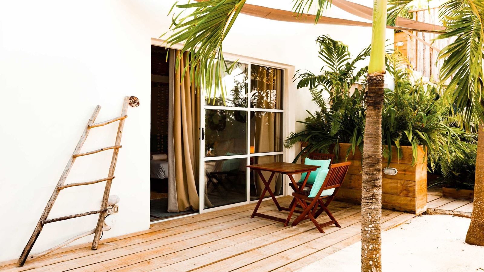 rooms-beach-house--beach-garden-room