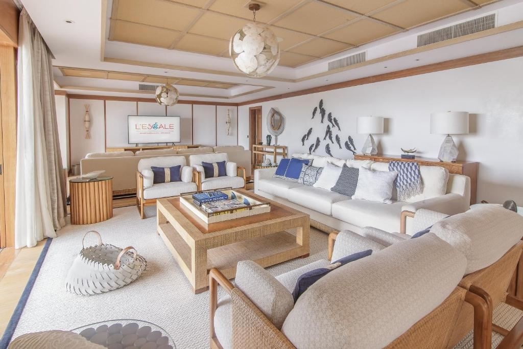 rooms-one-bedroom-emperor-villa-with-pool