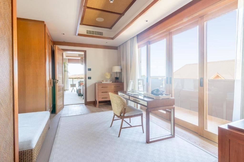 rooms-one-bedroom-emperor-villa-with-pool