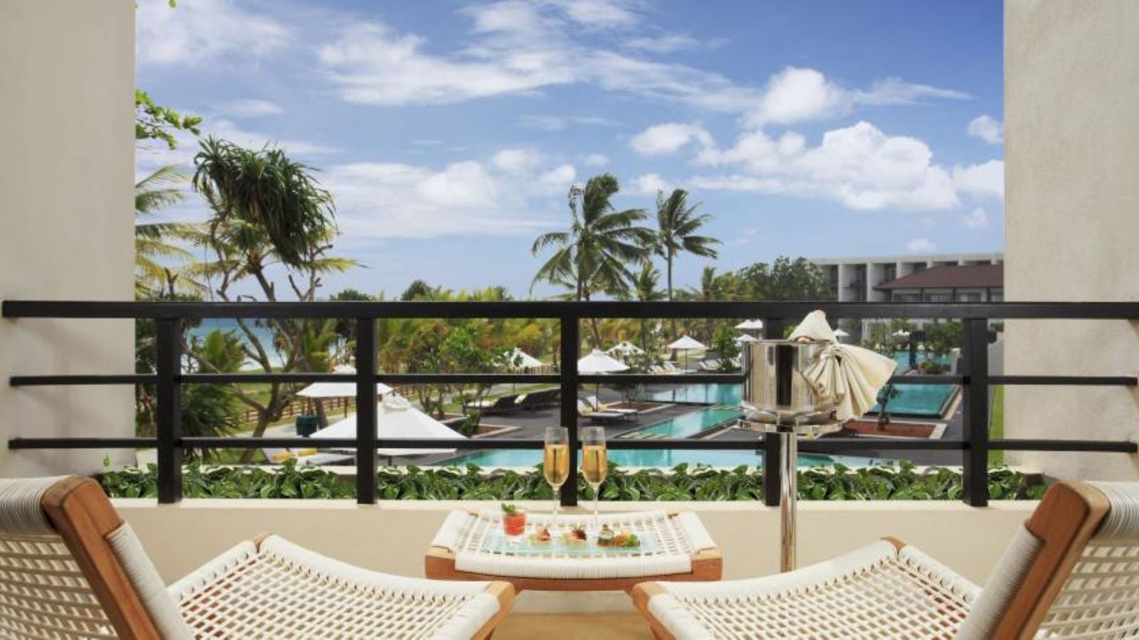 rooms-deluxe-one-bedroom-suite