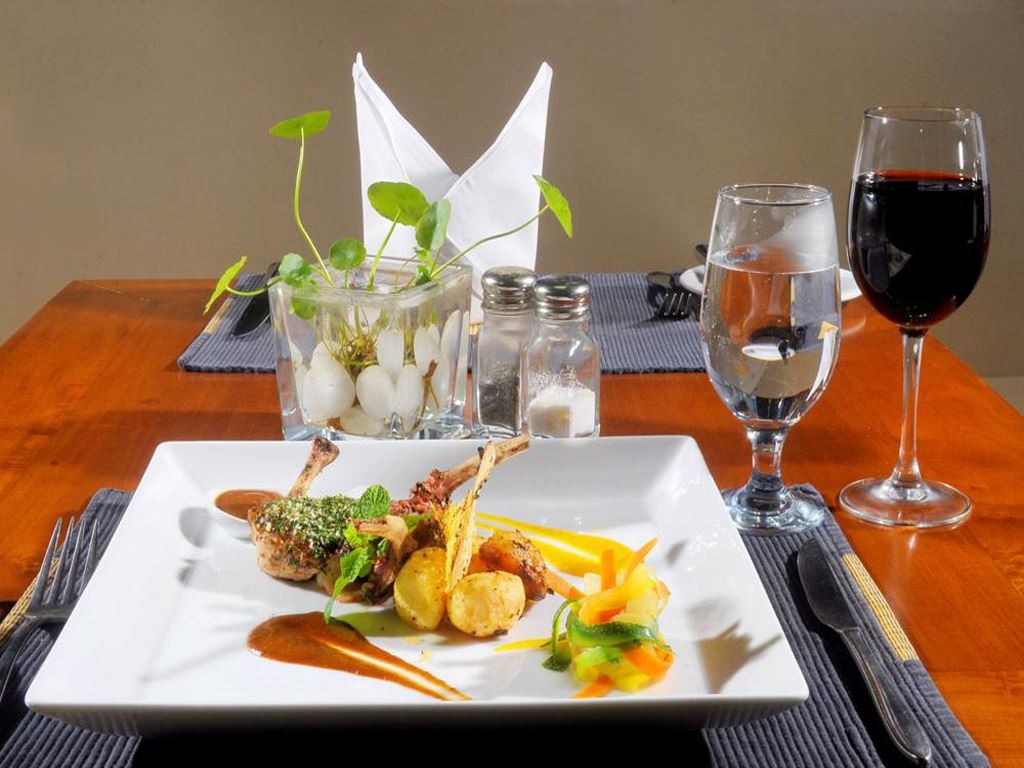 restaurants-admirals-room