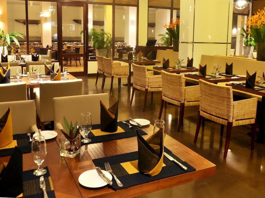 restaurants-admirals-room