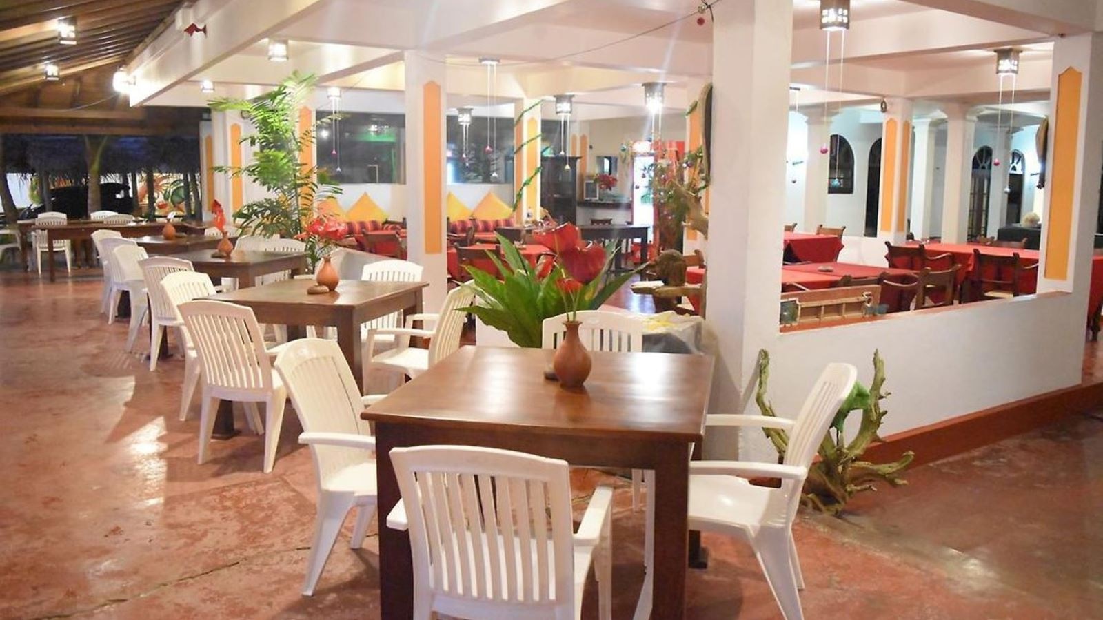 restaurants-restaurant