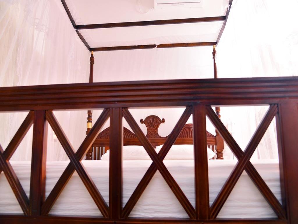 rooms-deluxe-room-ac-with-tv