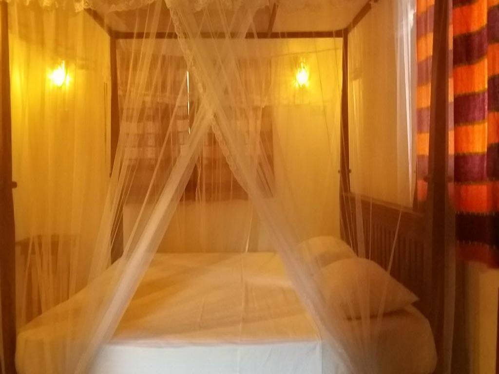 rooms-deluxe-room-ac-with-tv