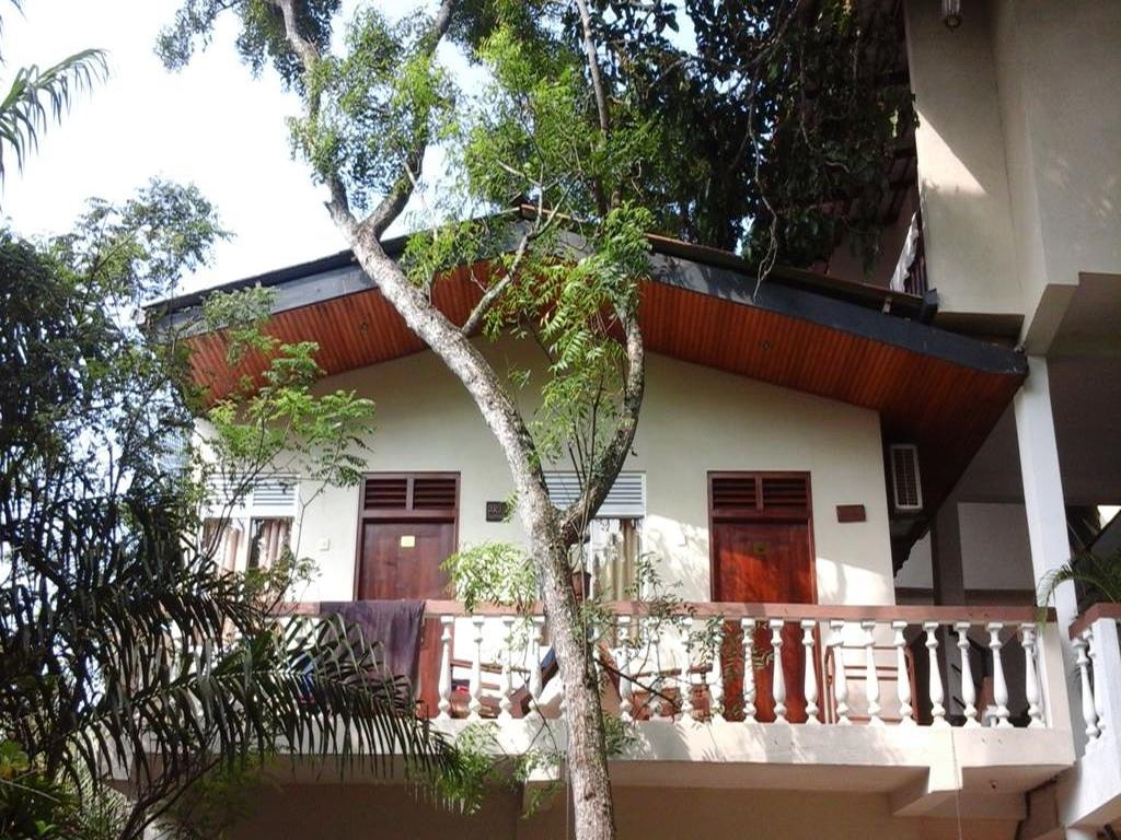 rooms-deluxe-room-ac-with-tv