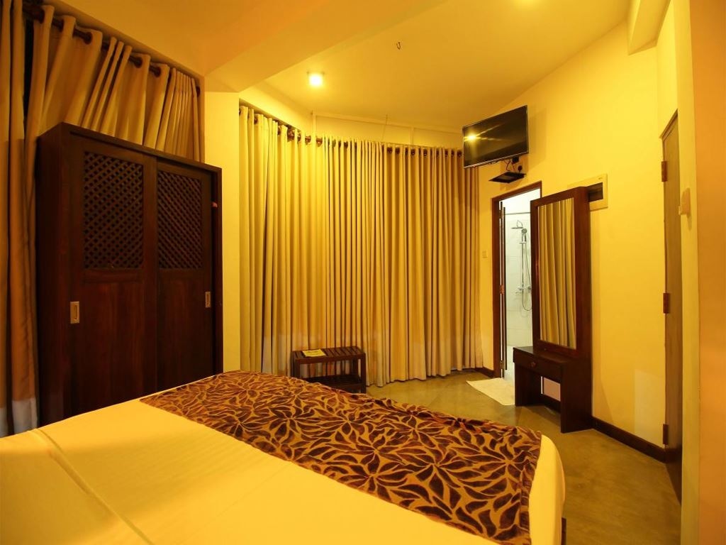 rooms-deluxe-partial-sea-view-and-balcony