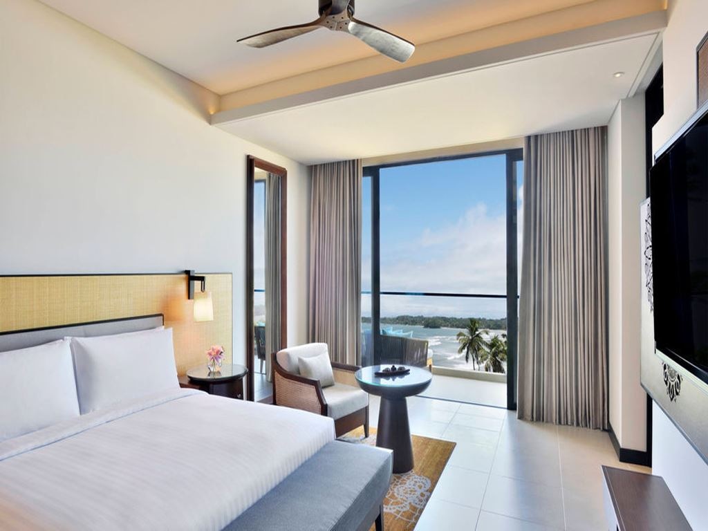 rooms-luxe-ocean-view-room