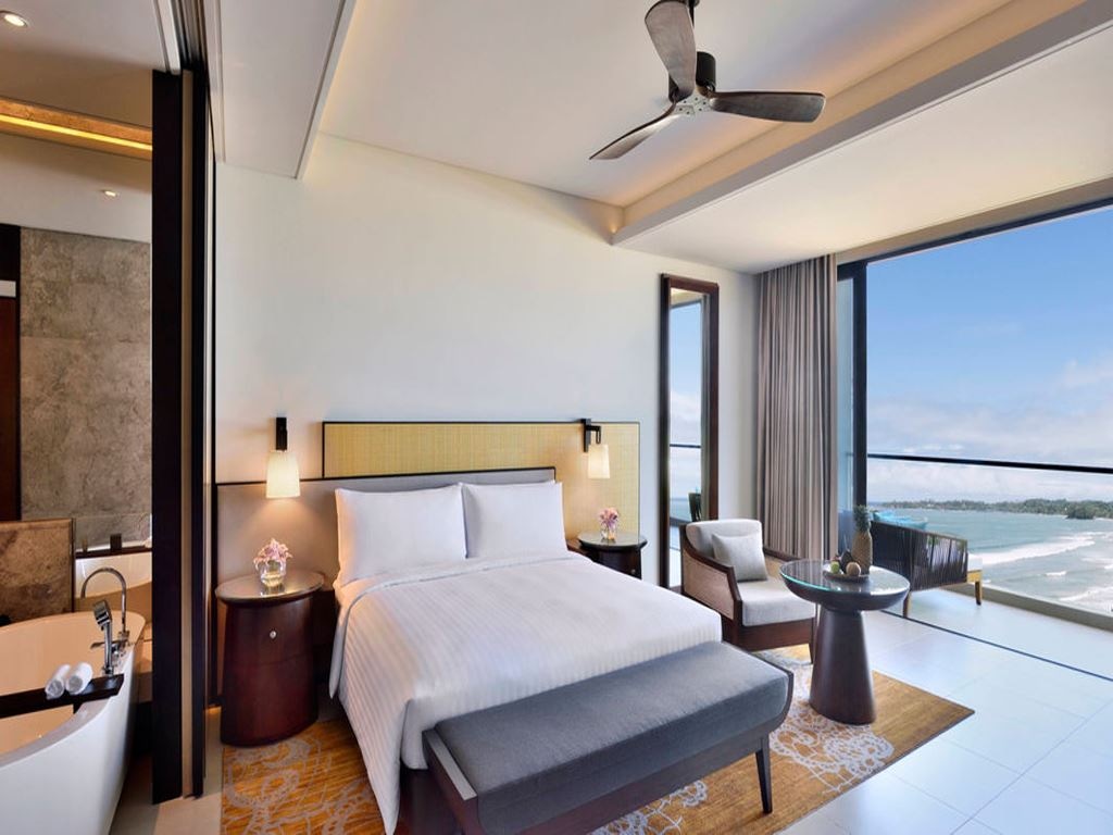 rooms-luxe-ocean-view-room