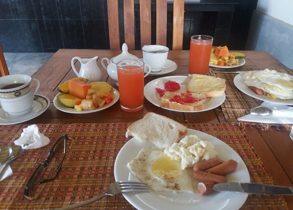 restaurants-ramon-beach-resort