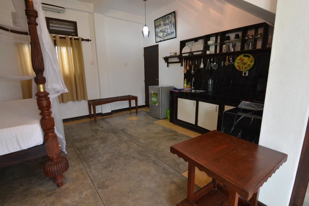 rooms-apartment-with-terrace