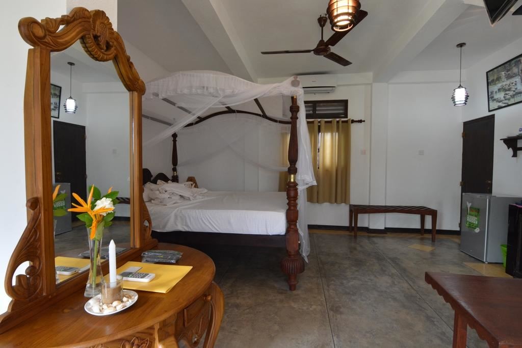 rooms-apartment-with-terrace