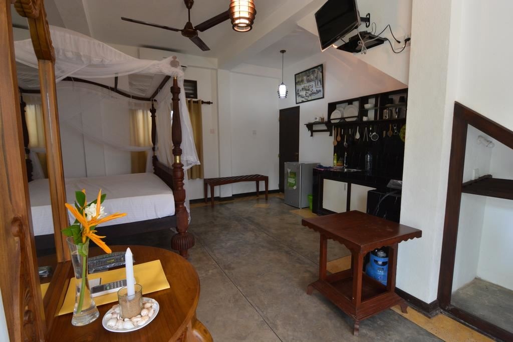 rooms-apartment-with-terrace